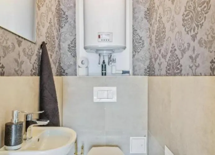 Luxury Long-term With Terrace